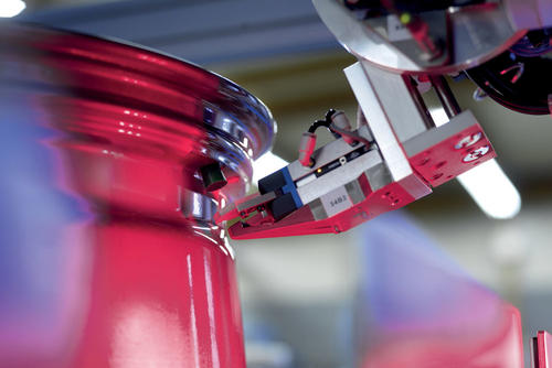 DHS - Dichtstopfen-Handlingsystem | Alpine Metal Tech | Automotive | MAKRA