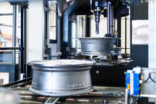 NUMTEC ABV300 Inline-Angusszapfen-Bohrmaschine Alpine Metal Tech 