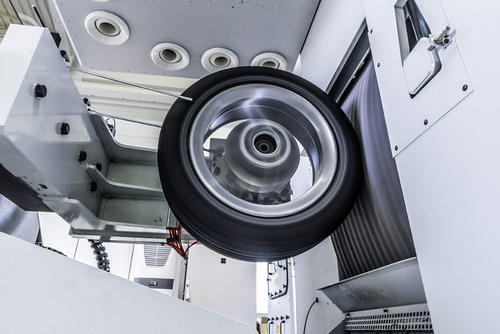 MAKRA AZN Multiaxiale Räderprüfung Alpine Metal Tech