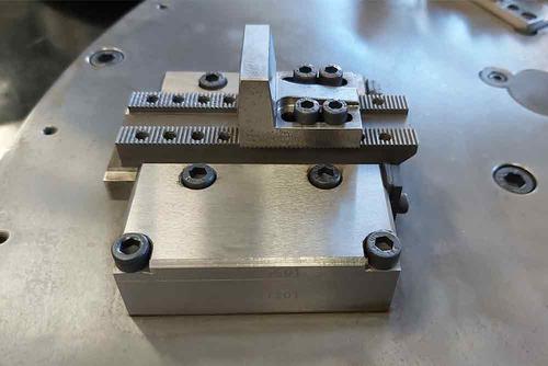 INTERMATO Workholding OP1 CS111 Modular Finger Chuck – centering unit