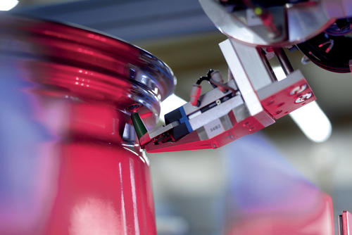 DHS - Sealing plug handling system | Alpine Metal Tech | Automotive | MAKRA DHS - Dichtstopfen-Handlingsystem | Alpine Metal Tech | Automotive | MAKRA