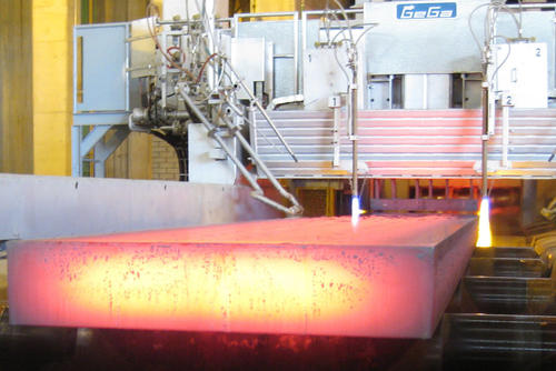 Gega Strangbrennschneidmaschine für Flachprodukte aus Stahl Alpine Metal Tech Gega Strangbrennschneidmaschine für Flachprodukte aus Stahl Alpine Metal Tech