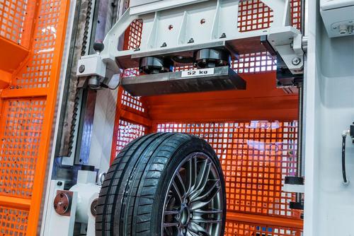 RTB - Radial Impact Test | Alpine Metal Tech | Automotive | MAKRA RTB - Radial Impact Test | Alpine Metal Tech | Automotive | MAKRA