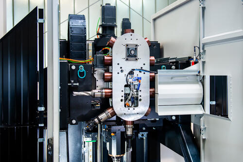 ABV300 - 在线钻浇口机