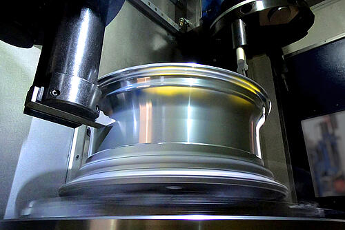 JW - Vertical CNC Lathe | Alpine Metal Tech | Automotive | INTERMATO