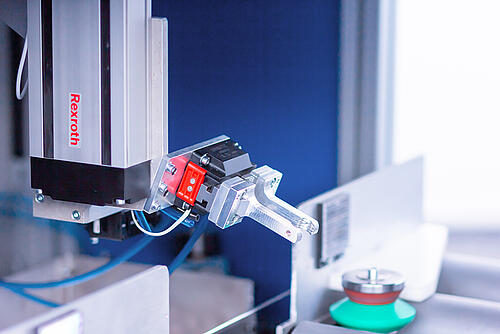 DES - Sealing plug removing system | Alpine Metal Tech | Automotive | MAKRA DES - Dichtstopfen-Entfernungssystem | Alpine Metal Tech | Automotive | MAKRA