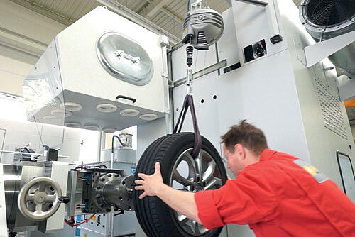 MAKRA AZN Multiaxiale Räderprüfung Alpine Metal Tech