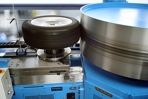 Makra RRH - Abrollprüfstand Alpine Metal Tech