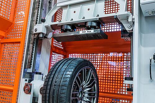 RTB - Radial Impact Test | Alpine Metal Tech | Automotive | MAKRA RTB - Radial Impact Test | Alpine Metal Tech | Automotive | MAKRA