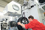 MAKRA AZN Multi-axial wheel test Alpine Metal Tech MAKRA AZN Multiaxiale Räderprüfung Alpine Metal Tech